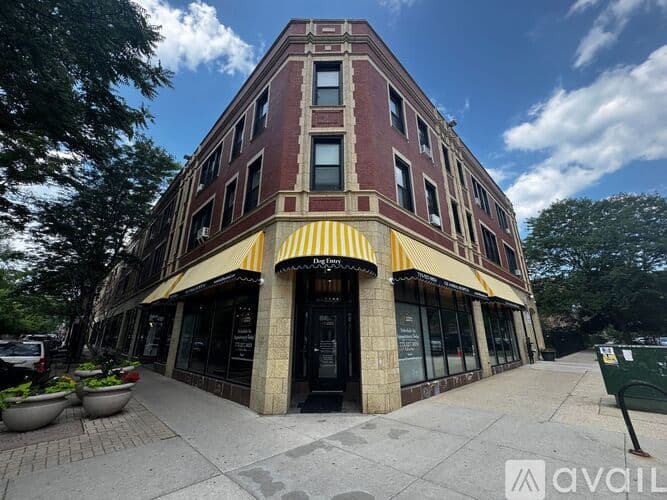 Chicago Apartment: 1344 W Lunt Ave