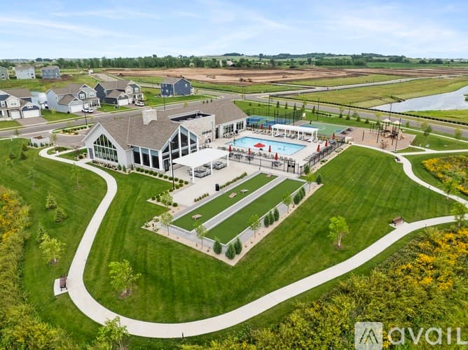 Lakeville Townhome: 17108 Dysart Pl