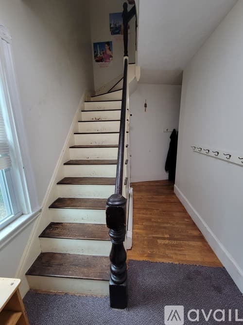 Quincy Apartment: 8 Price Street