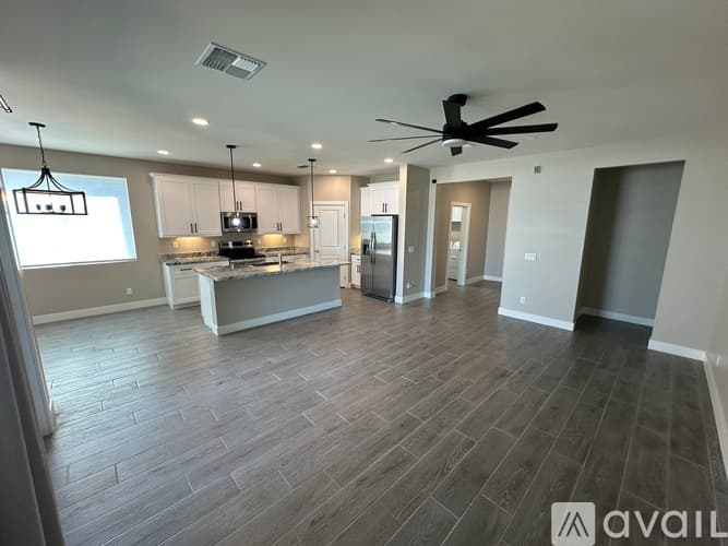 Mesa House: 5814 E Lockwood St