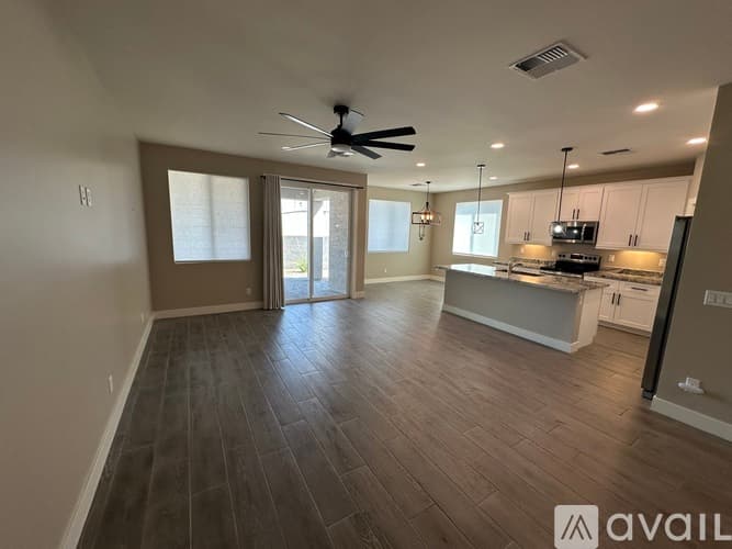 Mesa House: 5814 E Lockwood St