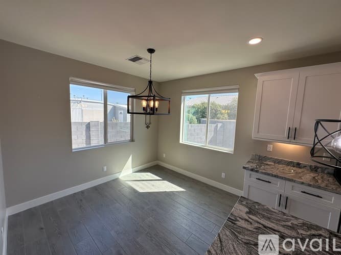 Mesa House: 5814 E Lockwood St