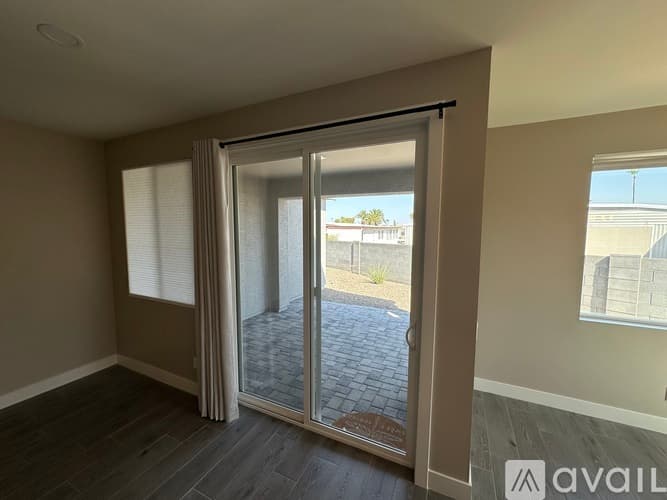 Mesa House: 5814 E Lockwood St