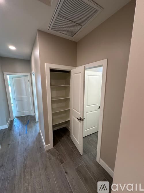 Mesa House: 5814 E Lockwood St