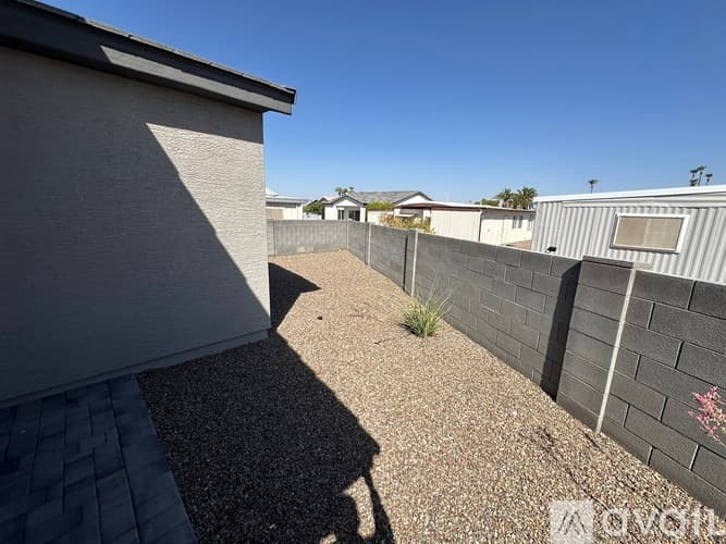 Mesa House: 5814 E Lockwood St