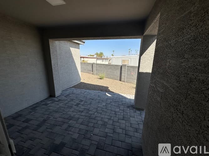 Mesa House: 5814 E Lockwood St