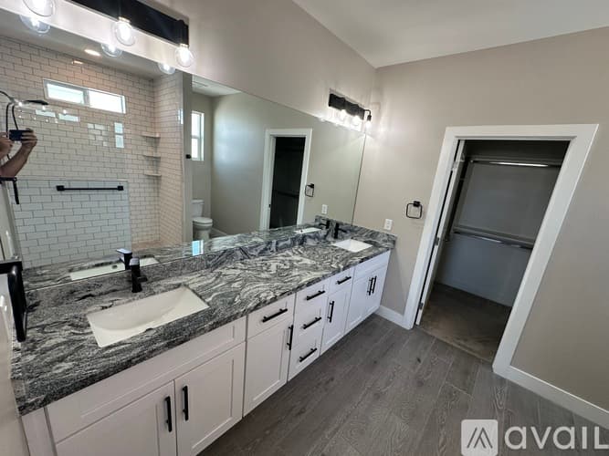 Mesa House: 5814 E Lockwood St