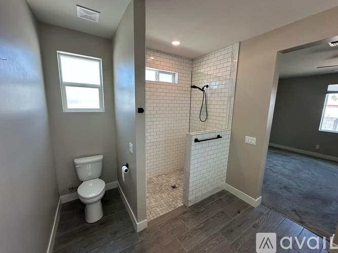 Mesa House: 5814 E Lockwood St