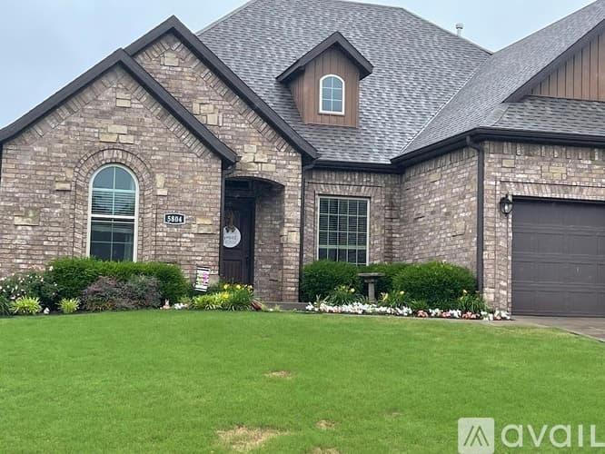 Cave Springs House: 5804 South 66th Street