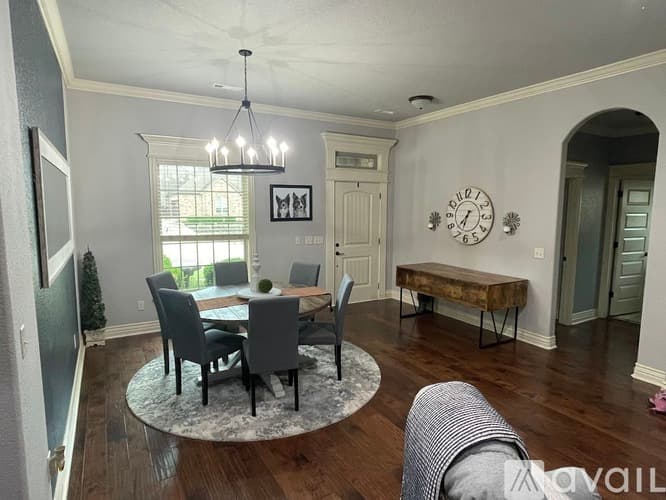 Cave Springs House: 5804 South 66th Street