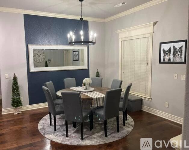 Cave Springs House: 5804 South 66th Street