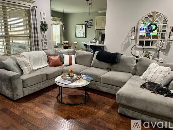 Cave Springs House: 5804 South 66th Street