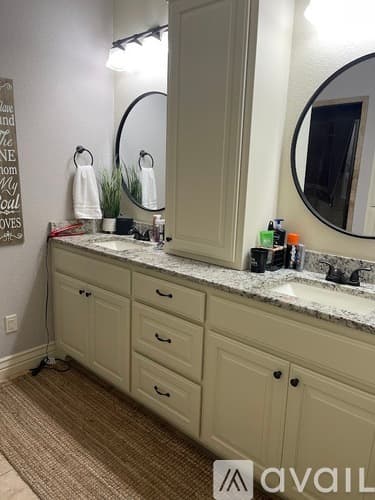 Cave Springs House: 5804 South 66th Street