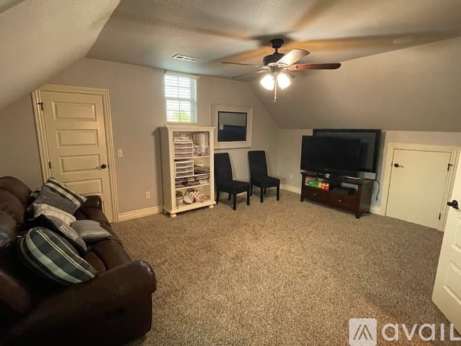 Cave Springs House: 5804 South 66th Street