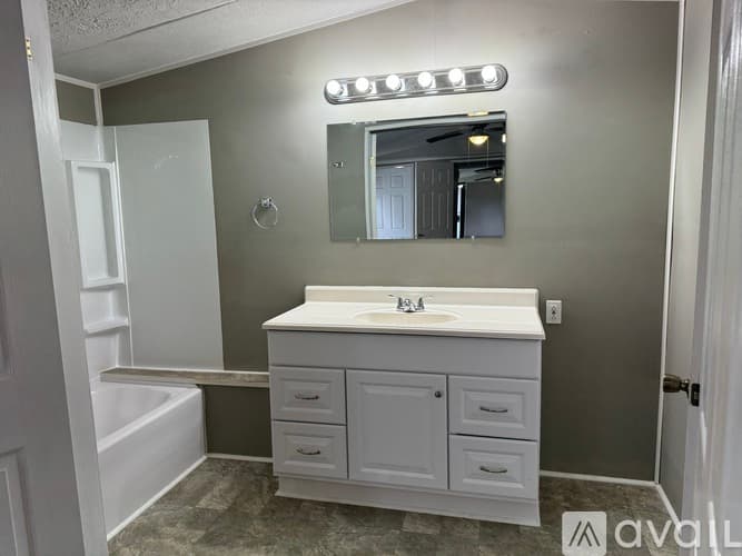 Zebulon House: 794 Pilot Riley Rd