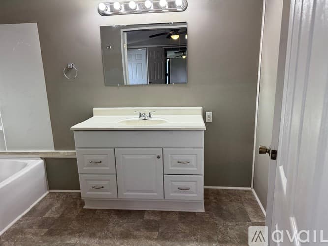 Zebulon House: 794 Pilot Riley Rd