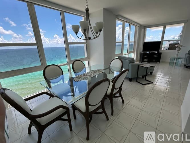 Hollywood Apartment: 3505 S Ocean Dr