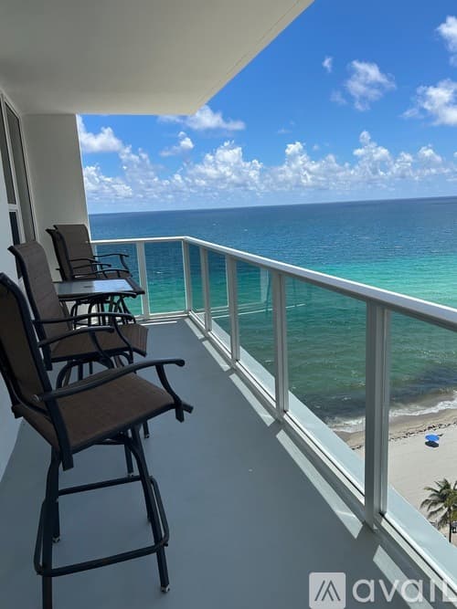 Hollywood Apartment: 3505 S Ocean Dr