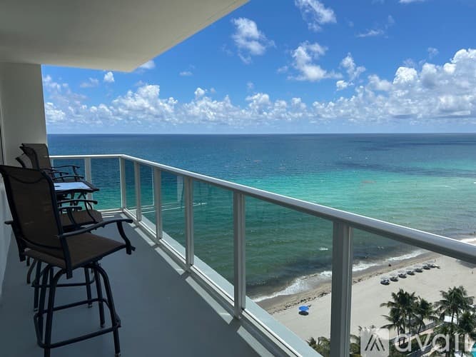 Hollywood Apartment: 3505 S Ocean Dr