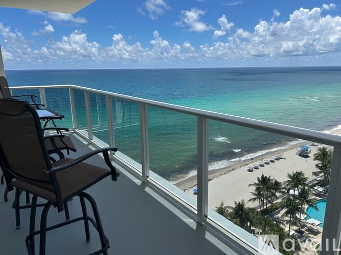 Hollywood Apartment: 3505 S Ocean Dr