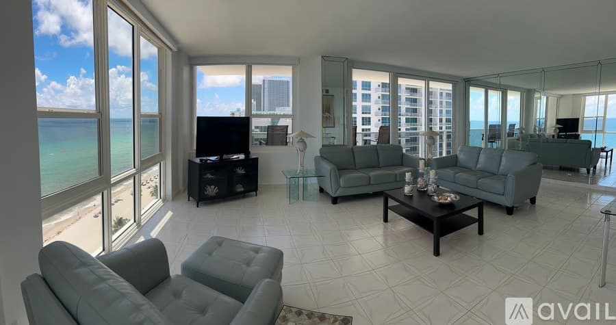 Hollywood Apartment: 3505 S Ocean Dr
