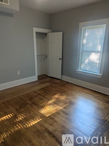 Brockton Apartment: 24 Banks St