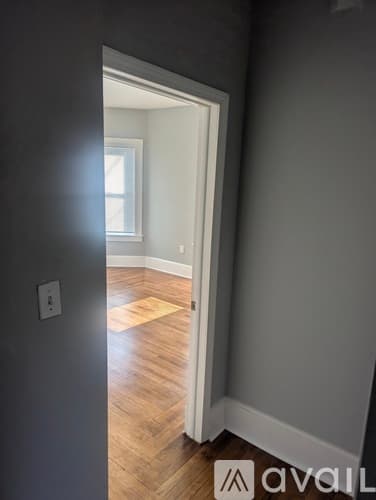 Brockton Apartment: 24 Banks St