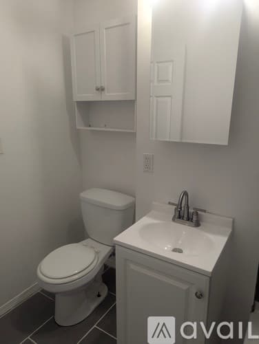 Brockton Apartment: 24 Banks St