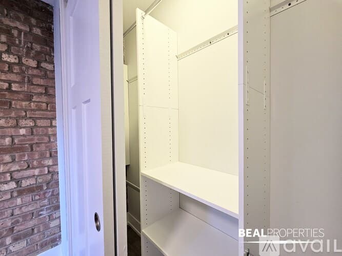 Chicago Apartment: 1220 N La Salle Dr