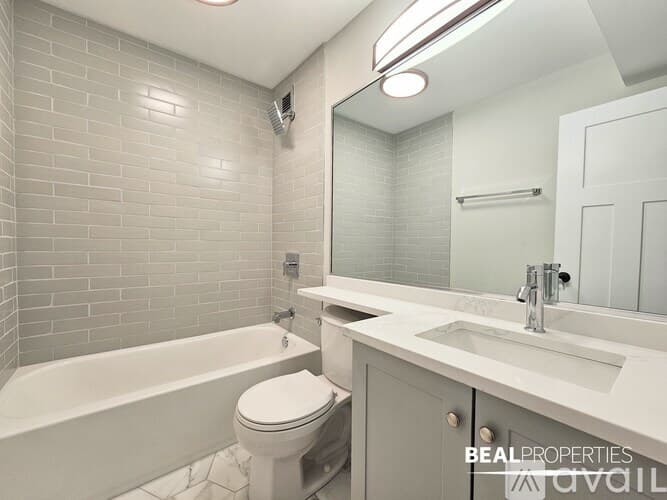 Chicago Apartment: 1220 N La Salle Dr