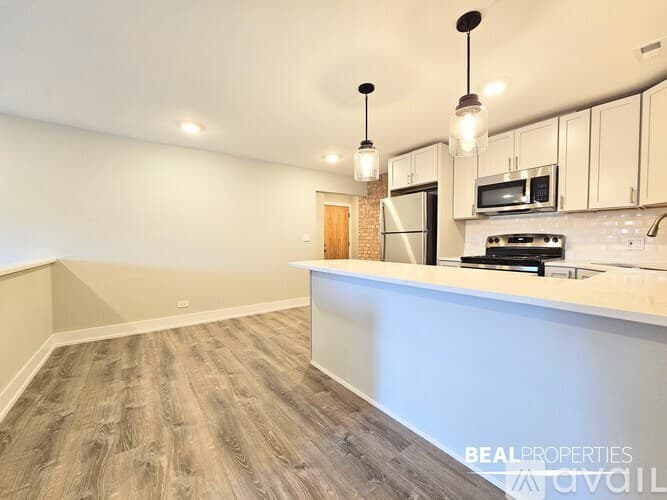 Chicago Apartment: 1220 N La Salle Dr
