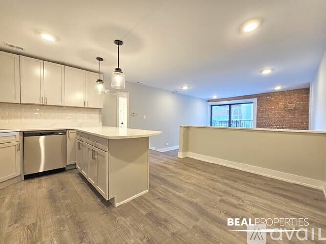 Chicago Apartment: 1220 N La Salle Dr