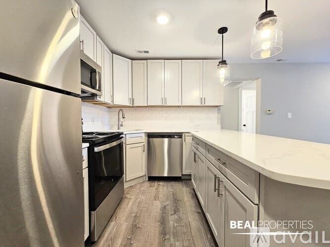 Chicago Apartment: 1220 N La Salle Dr