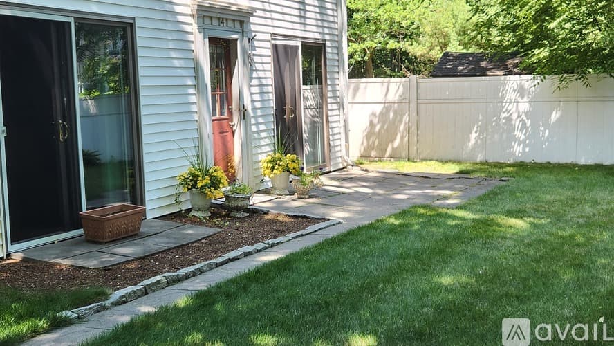 Hopkinton Apartment: 21 Ash St