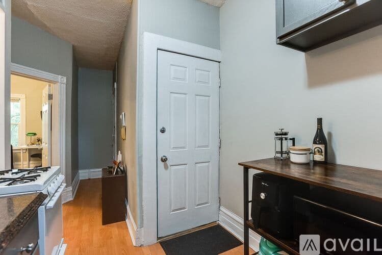 Saint Paul Apartment: 138 Isabel Street West