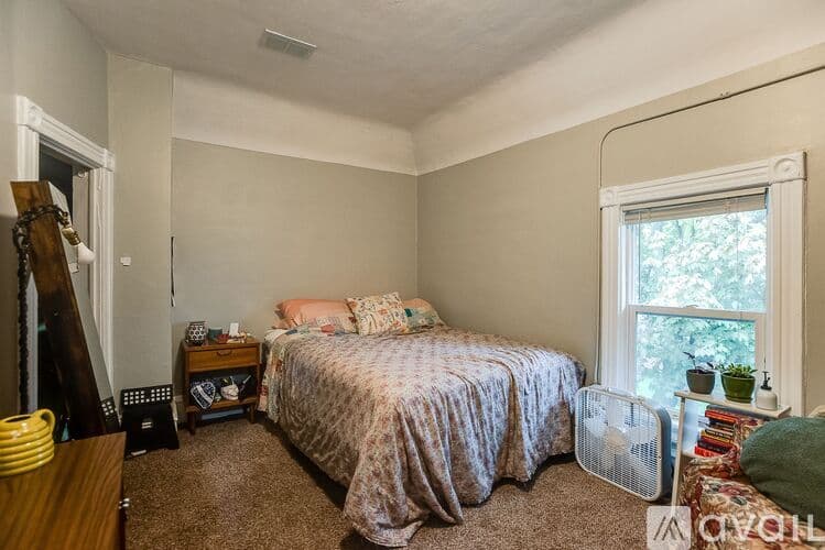 Saint Paul Apartment: 138 Isabel Street West