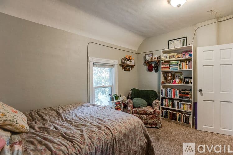 Saint Paul Apartment: 138 Isabel Street West