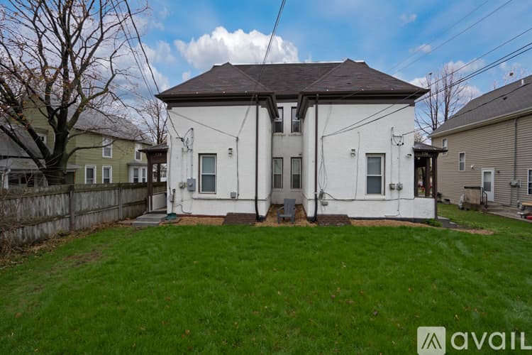 Saint Paul Apartment: 138 Isabel Street West