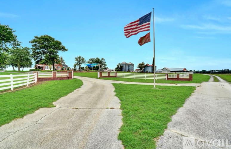 Kinards House: 2565 State Highway 560