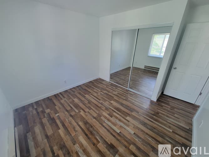 La Crosse Apartment: 425 10th St N