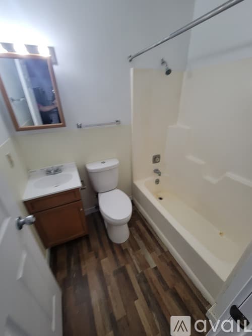 La Crosse Apartment: 425 10th St N