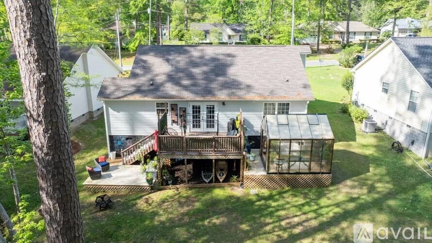 Thomasville House: 127 Eagles Landing Drive