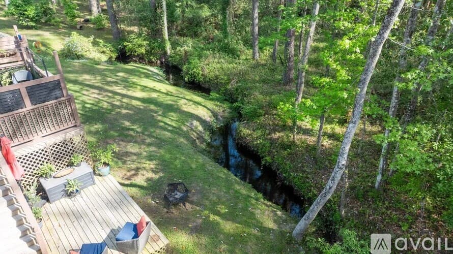 Thomasville House: 127 Eagles Landing Drive