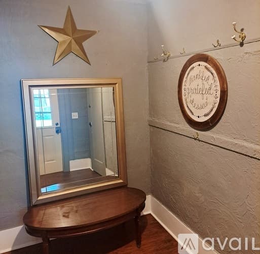 Moline Apartment: 2407 6th Ave