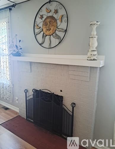 Moline Apartment: 2407 6th Ave