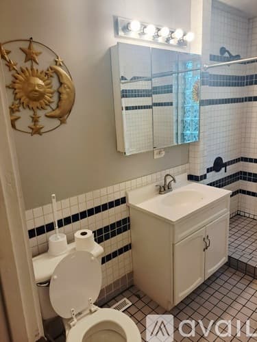Moline Apartment: 2407 6th Ave
