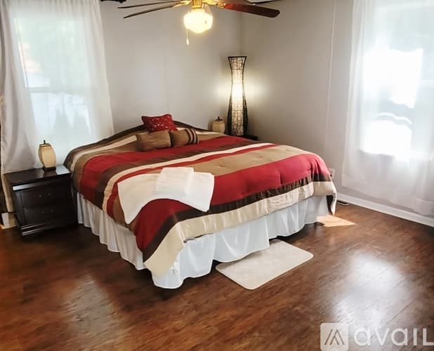 Moline Apartment: 2407 6th Ave