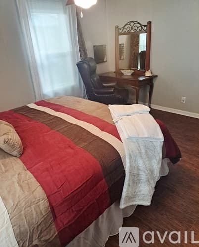 Moline Apartment: 2407 6th Ave