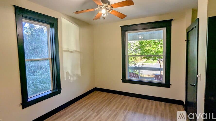Eau Claire Apartment: 702 E Grand Ave