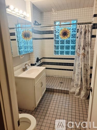 Moline Apartment: 2407 6th Ave